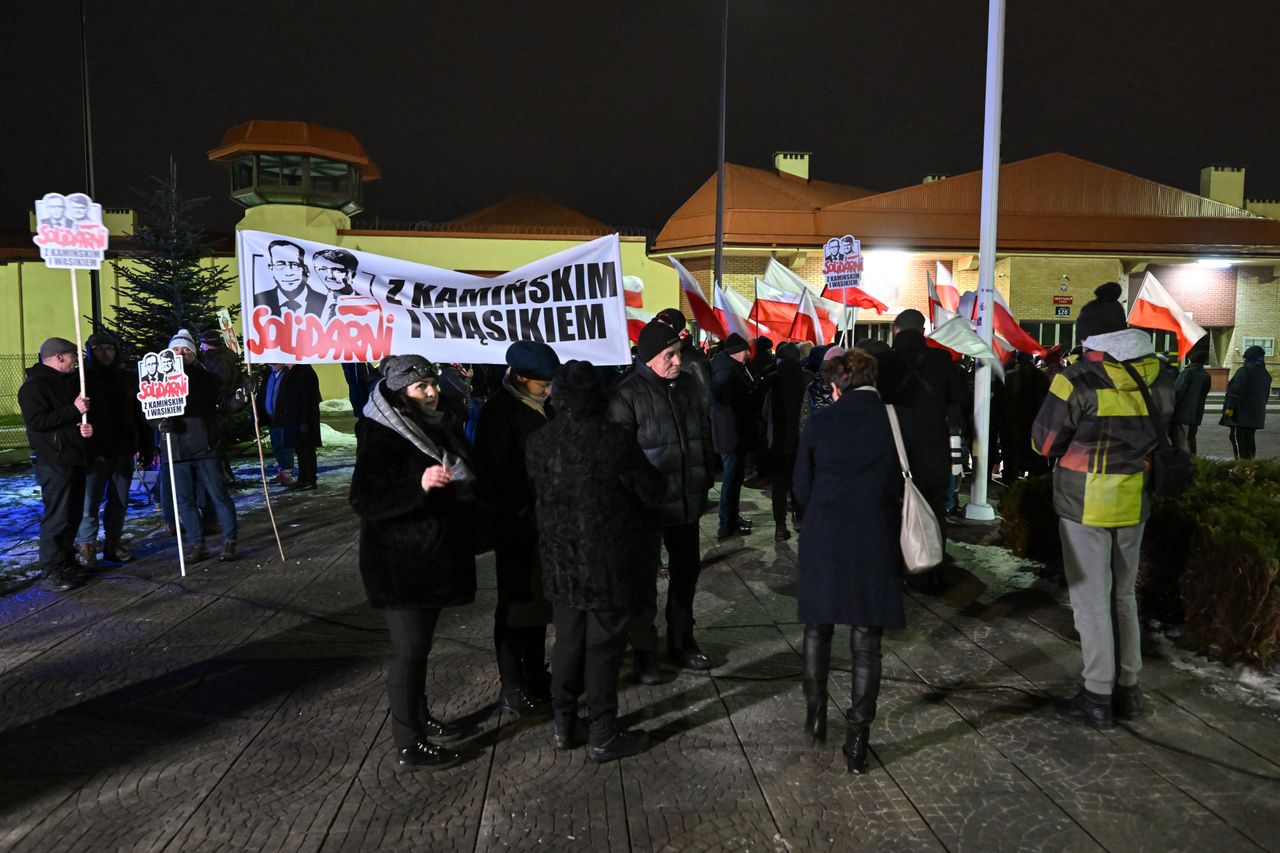 "Dzień końca kary". Ekspert wskazuje, kiedy wyjdą Kamiński i Wąsik