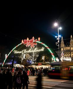 Odwiedził jarmark w Wiedniu. Pokazał, ile kosztuje grzaniec i kiełbasa