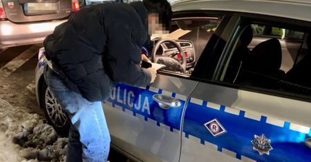 Policja ujawnia. Tak prowadzą taksówki w Warszawie