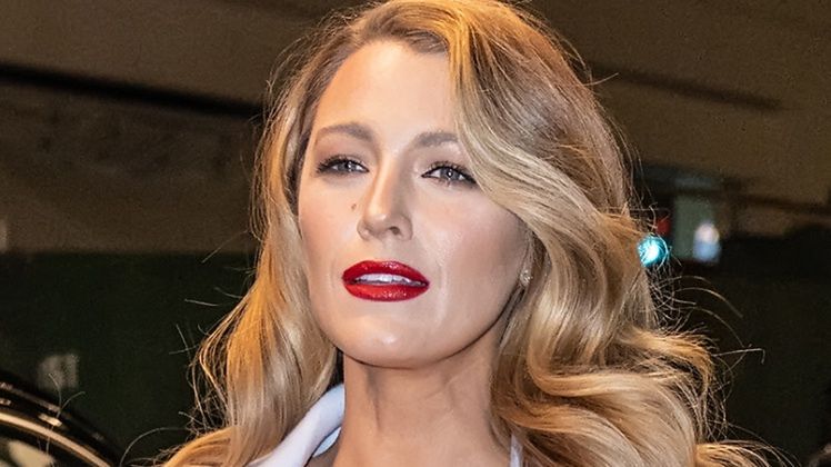 Blake Lively na pokazie Michaela Korsa z siostrą