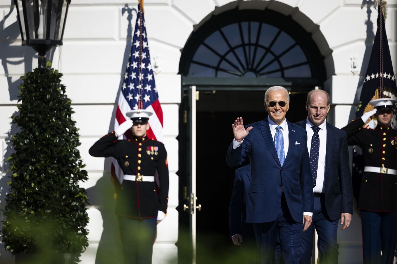 "Dotrzyma obietnicy". Biden weźmie udział w inauguracji Trumpa