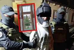 Brat i ojciec nie żyją, podejrzany uciekł strażnikom ze szpitala. Rusza proces