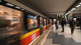 Warszawa: Skrócona trasa i zamknięte stacje. Trzy dni utrudnień