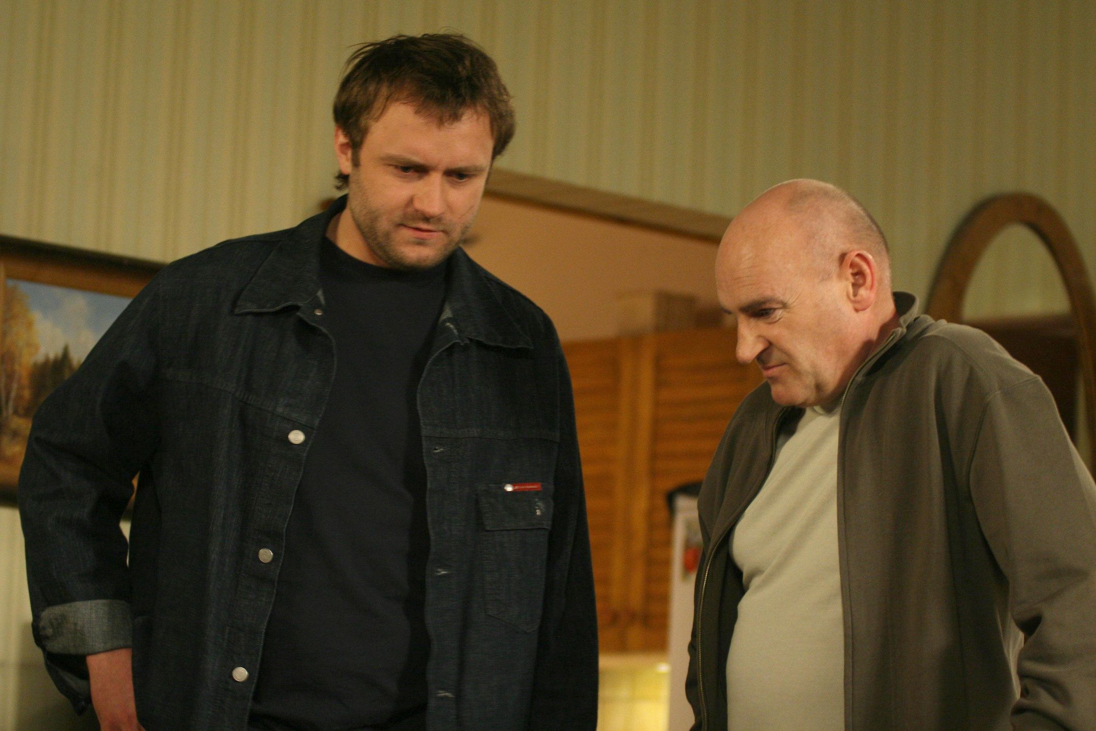 Waldemar Obłoza i Leszek Lichota na planie "Na Wspólnej"