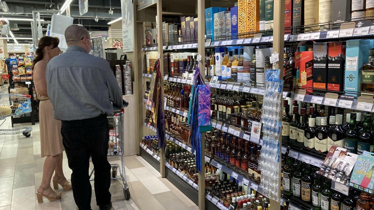 Od nowego roku ma wzrosnąć akcyza na alkohol i papierosy