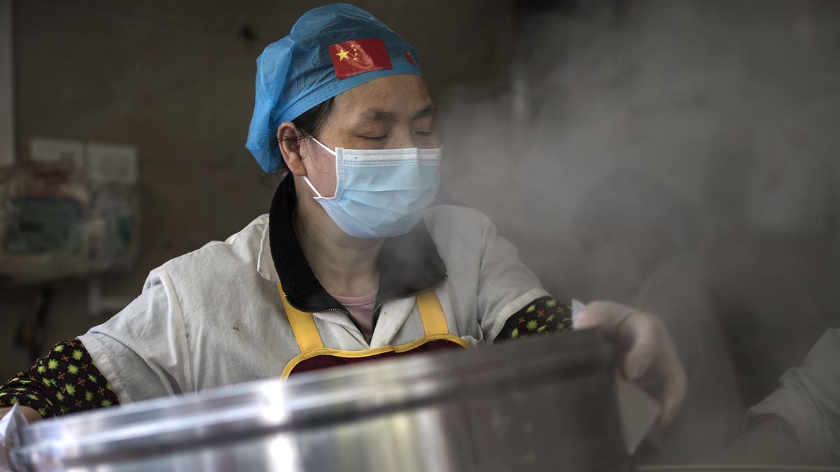 Rząd Chin wywiera presję na przedstawicielach lokalnych władz, by zakazali jedzenia mięsa dzikich zwierząt