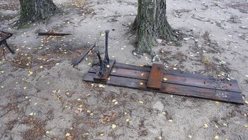 Zniszczył wyposażenie placu zabaw w gminie Młodzieszyn. Straty przekroczyły 6 tys. zł!