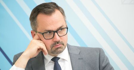 Lotnisko Chopina do likwidacji. Minister zabiera głos