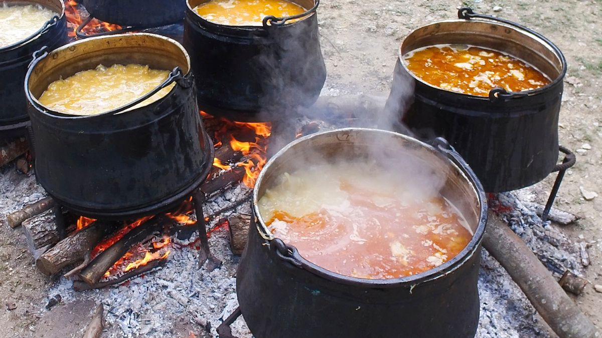 Grochówka jak z poligonu. Przepis prosto z kuchni polowej