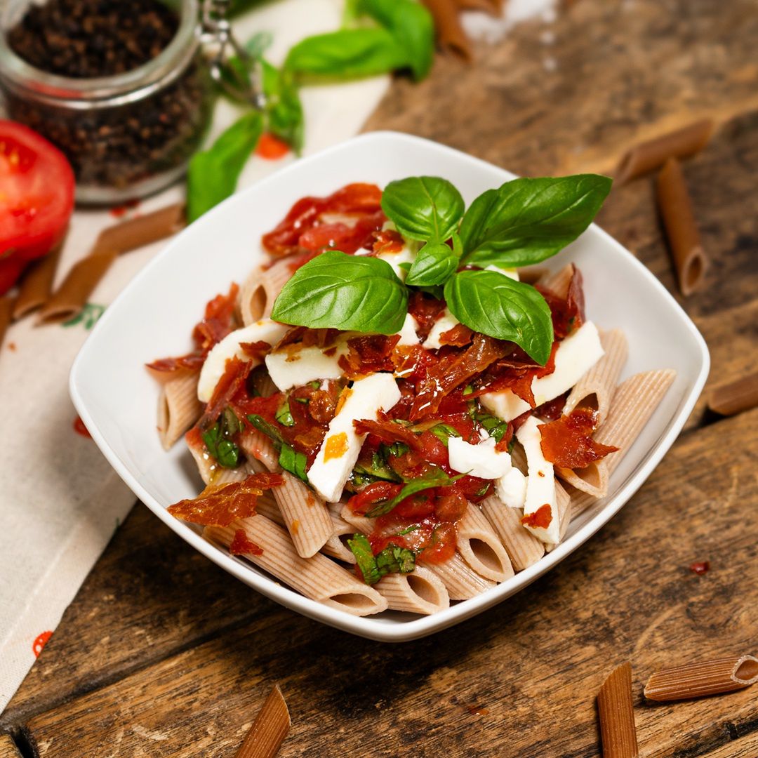 Caprese pasta with prosciutto