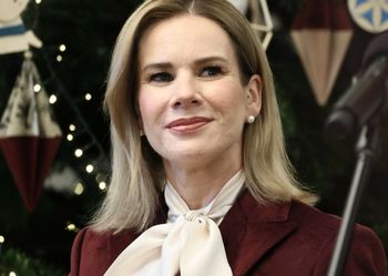 W takim stroju przyszła na spotkanie. "Fason spodni jest blisko ciała"