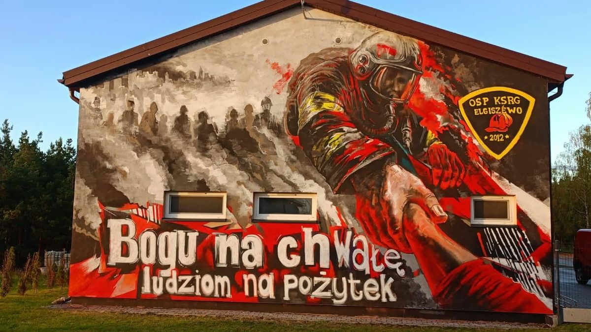 Mural zdobi ścianę remizy w Elgiszewie