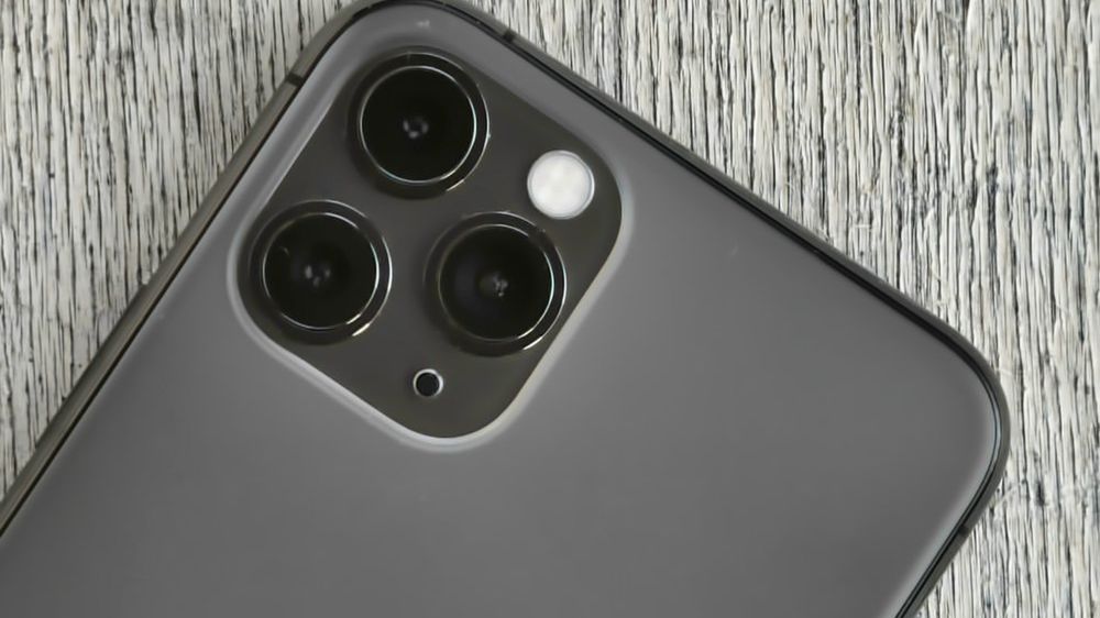 Samsung może na siłę upodobnić Galaxy S20 do iPhone'a 11 1