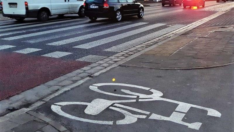 policja przejście dla pieszych droga rowerowa rower rowerzysta