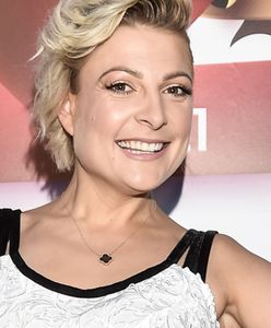 Magda Narożna nie wstydzi się pozować w bikini. Czule obejmuje ukochanego w basenie