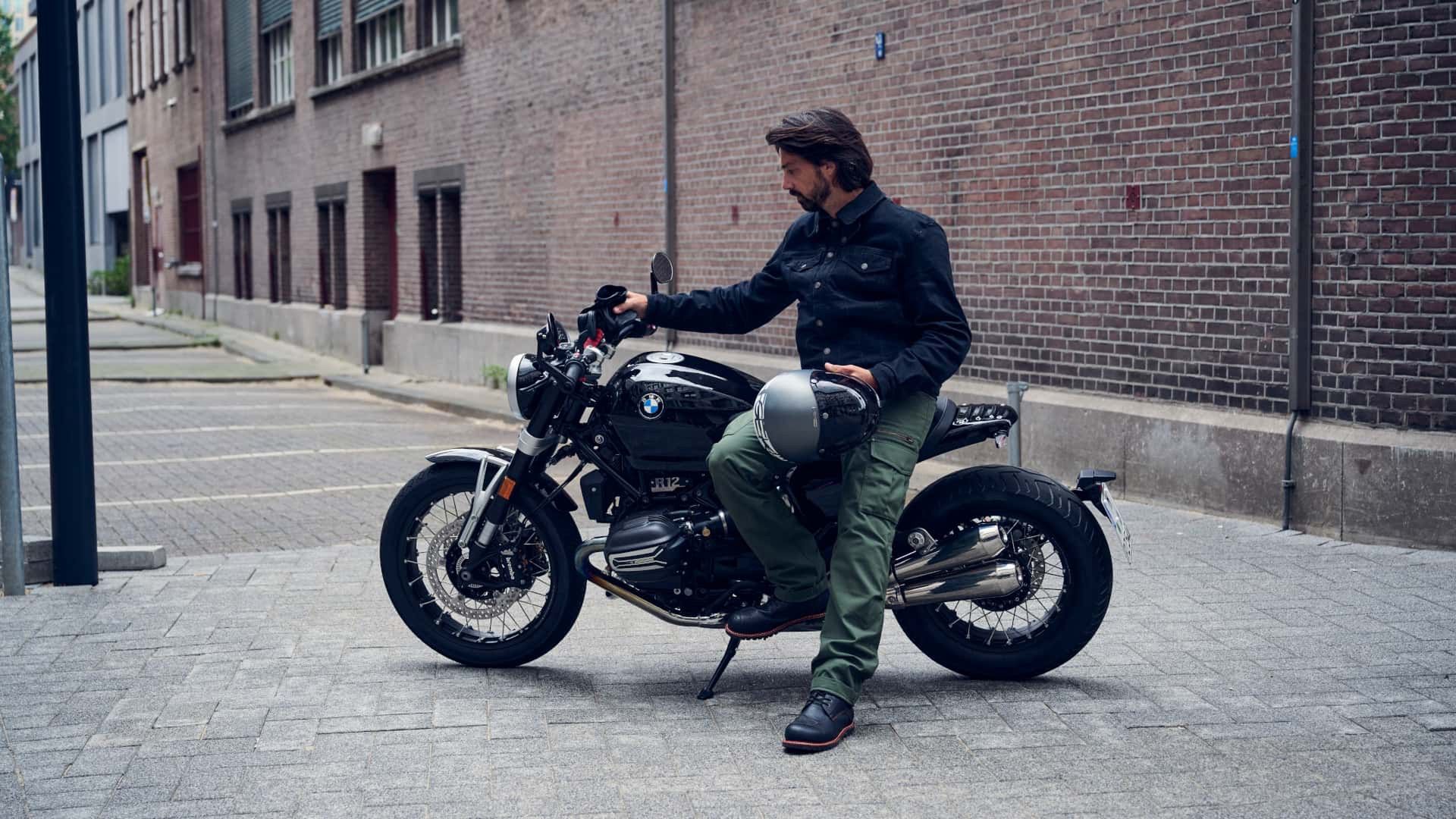 BMW R12 na rok 2024