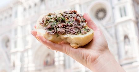Ta kanapka jest dumą Florencji. Wielu Polaków krzywi się na samą myśl o jej składzie