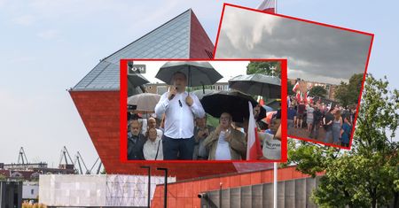 Afera wokół Muzeum II WŚ. Przeciwnicy decyzji wyszli na ulicę