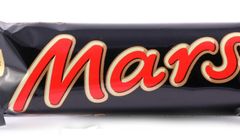 Wybrane partie batonów Mars, Snickers, Milky Way i Celebrations wycofywane ze sprzedaży, bo są w nich kawałki plastiku