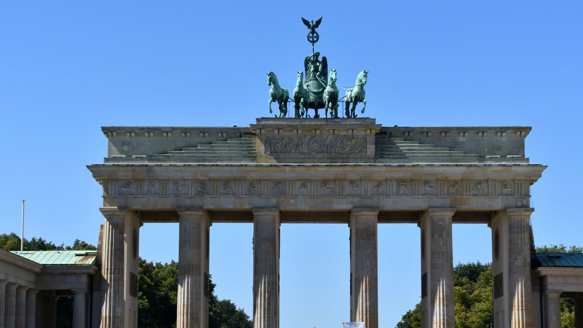 Niemcy Albin Marciniak
foto: Albin Marciniak / East News 13.08.2024 
Brama Brandenburska, symbol Berlina, stolicy Niemiec. 
Niemcy, Europa, UE,
Albin Marciniak