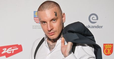 Smolasty pokazał zdjęcie ze szkolnych czasów. Tak wyglądał bez tatuaży i z bujną grzywą (FOTO)
