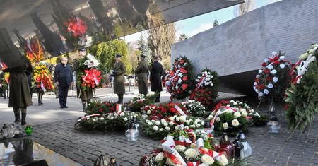 12. rocznica katastrofy smoleńskiej. Syreny zawyły w całej Polsce
