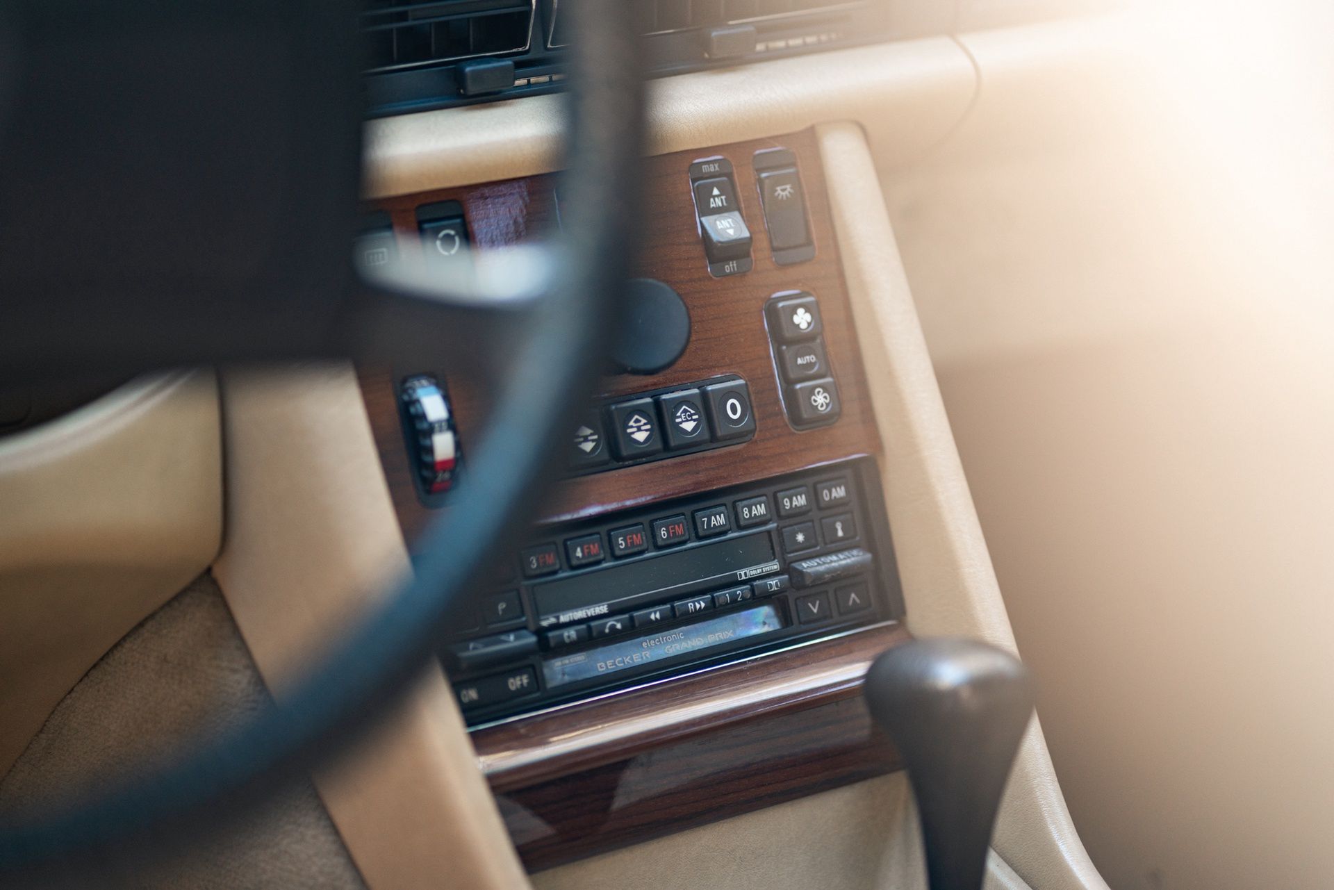 Mercedes-Benz 300 SDL W126