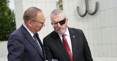 Taśmy Brauna. Korona zabrała głos