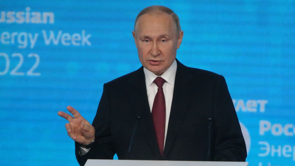 MOSCOW RUSSIA - OCTOBER 12: (RUSSIA OUT) Russian President Vladimir Putin speeches during the plenary session of the Russian Energy Week 2022, on October 12, 2022 in Moscow, Russia. Putin said during the conference with gas and oil companies representatives, that Russia could encrease gas supplies to Europe via a link of Germany-bounded Nord Stream 2 pipeline under the Baltic sea. (Photo by Contributor/Getty Images)