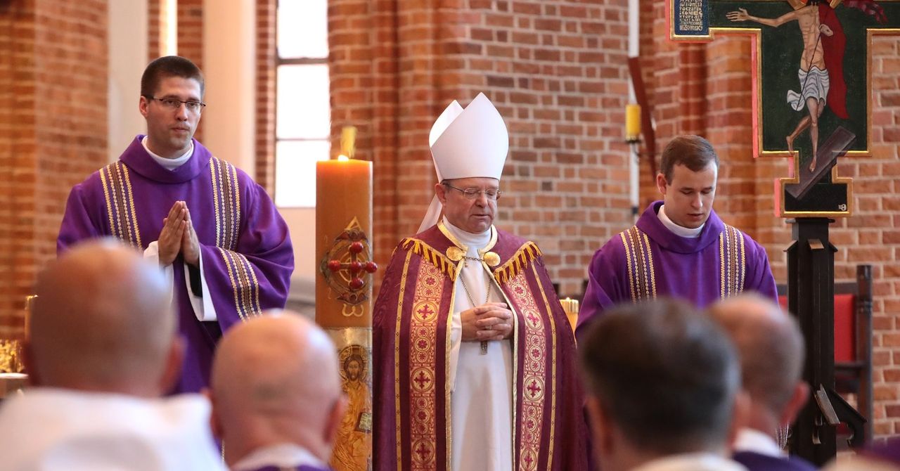 Szczecin: Pogrzeb biskupa seniora archidiecezji szczecińsko-kamieńskiej