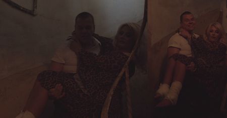 Dagmara z "Królowych życia" niesiona na rękach, by nagrać spot wizerunkowy