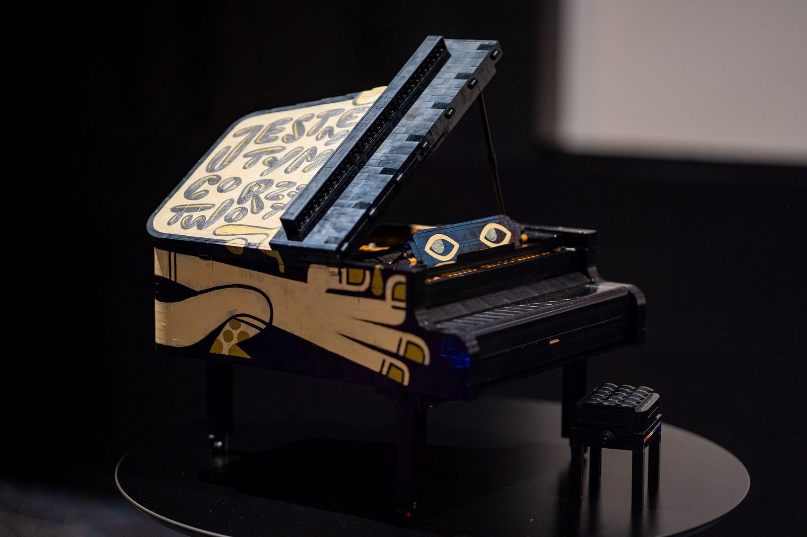 "Jestem tym, co tworzę". Nowe wcielenie zestawu Lego autorstwa Poli Lisowicz