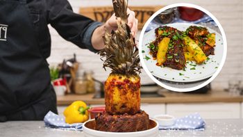 Smaruję ananasa miodem i otulam go żeberkami. Na taki obiad wszyscy czekają