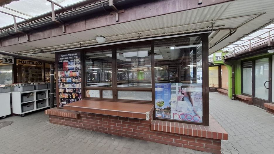 Nowa &#34;budka&#34; Filipa Chajzera pod Halą Targową w Krakowie.