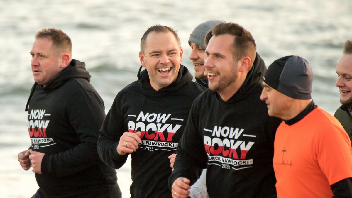 Karol Nawrocki biega w Gda?sku
15.12.2024 Gdansk Akcja Dobry Ruch z udzialem Karola Nawrockiego 
Fot. Wojciech Strozyk/REPORTER
N/z: Karol Nawrocki
N/z: Jan Kanthak
N/z: bluza Now Rocky
N/z: plaza Zaspa
N/z: Mateusz Kotecki
Wojciech Strozyk/REPORTER