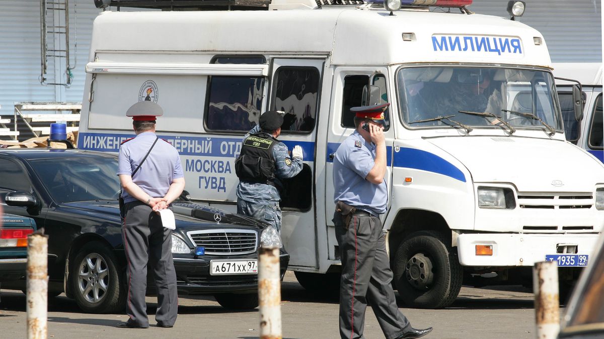 Moscow bomb squad vehicles seen near Cherkizovsky market in
RUSSIA - AUGUST 21:  Moscow bomb squad vehicles seen near Cherkizovsky market in Moscow, Russia, Monday, August 21, 2006. A blast in a Moscow market that killed at least eight people was caused by a bomb that police suspect was planted by a criminal gang, city prosecutors said.  (Photo by Dmirtry Beliakov/Bloomberg via Getty Images)
Bloomberg