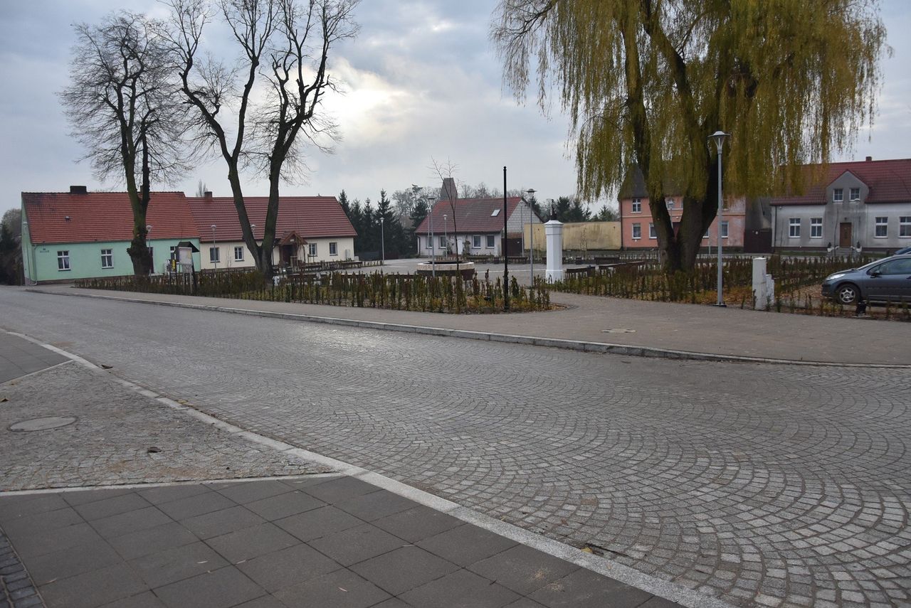 Łekno: Po trzech latach zakończono przebudowę rynku