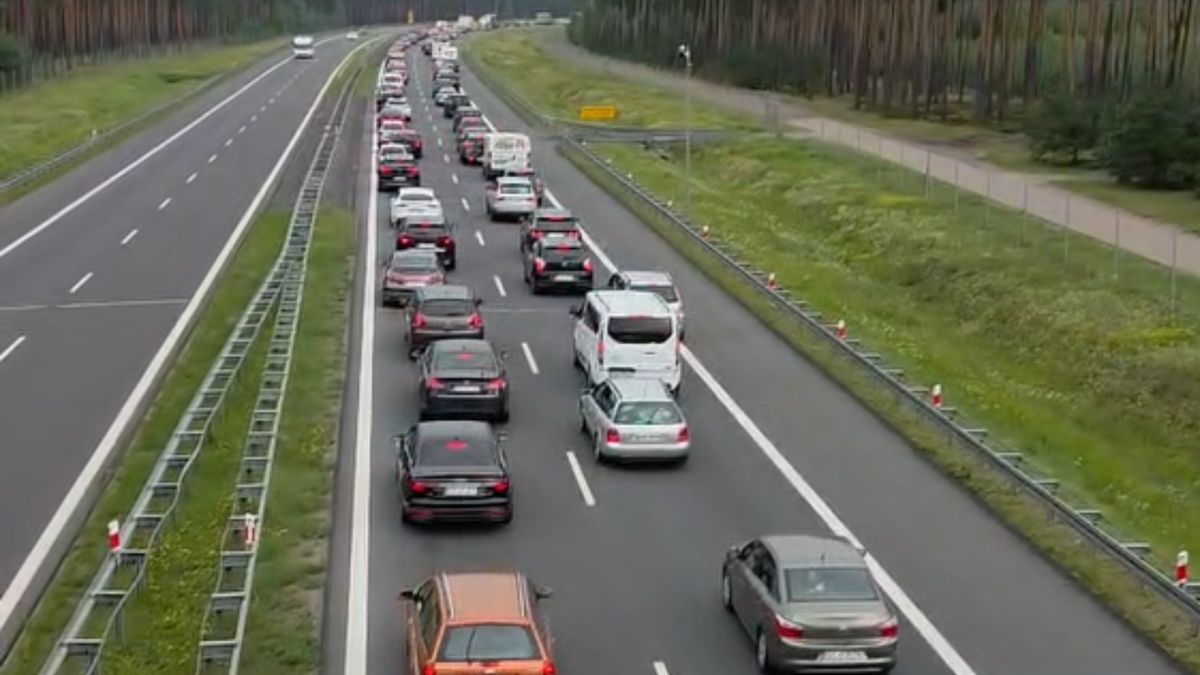 Ogromny korek na A1.