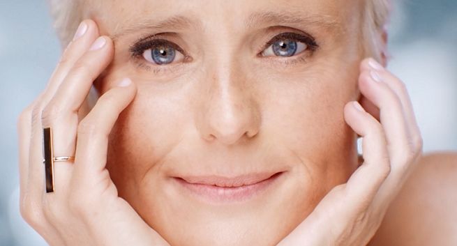 Kinga Preis w kampanii reklamowej kosmetyków AA