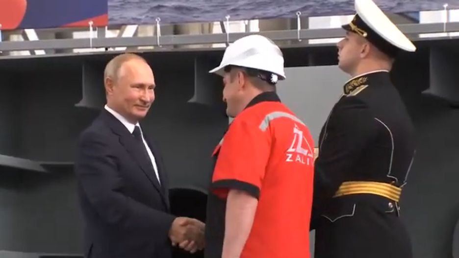 Rosja buduje nowe okręty. Putin wziął udział w uroczystościach położenia stępki