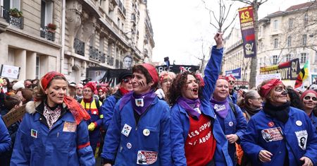 Francja podnosi wiek emerytalny. Przeciwnicy reformy wyszli na ulice