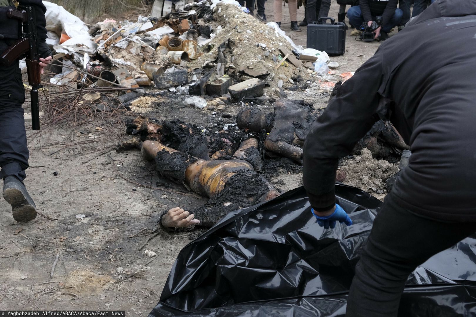Spalone ciała cywilów zamordowanych w Buczy