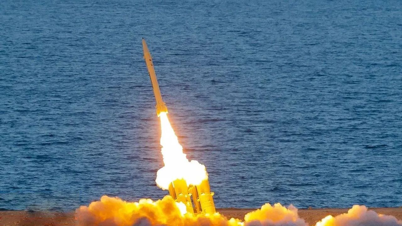 Launching of the Fath-360 missile.