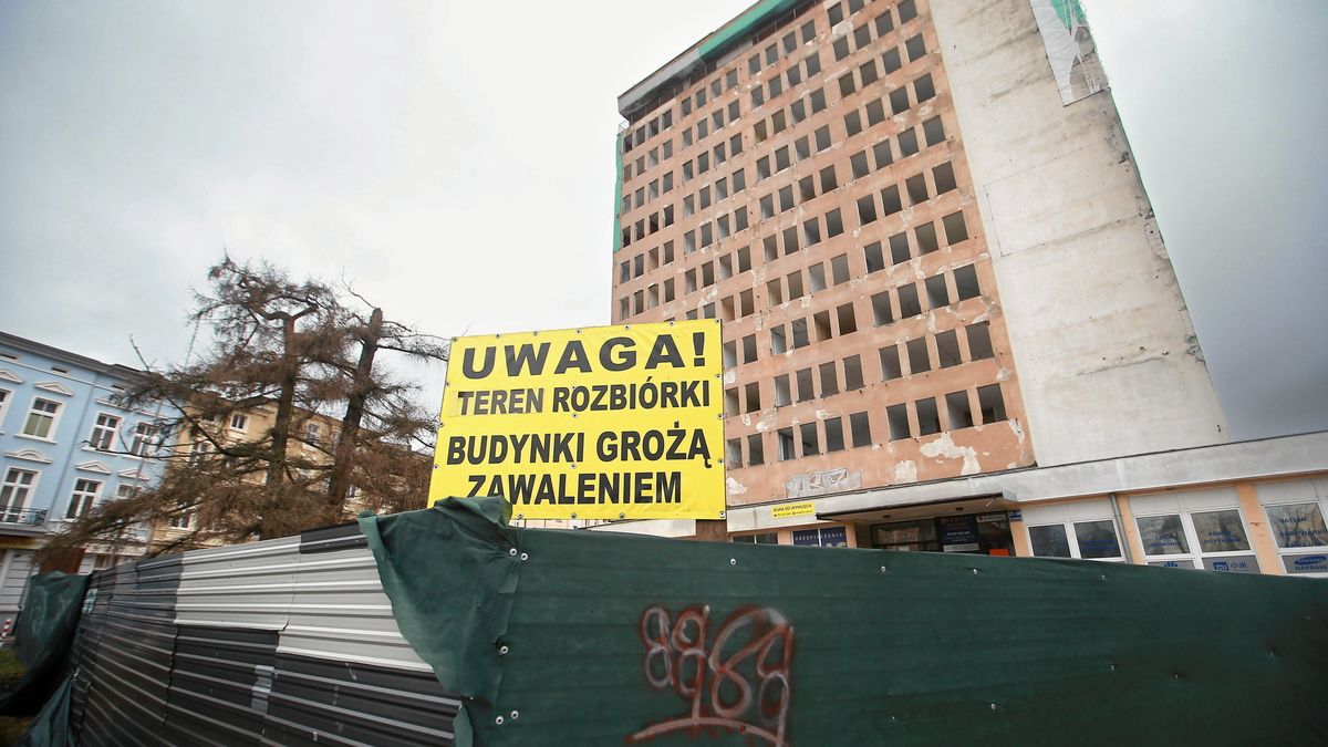 Budynek "Związkowiec" w Koszalinie został rozebrany w lutym bez zezwolenia