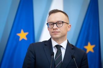 "W kieszeni polskiej rodziny zostało 518 zł". Wiceminister finansów chwali zerową stawkę VAT na żywność