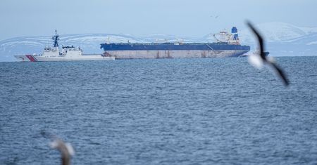 Awaria tankowca z rosyjską ropą. Statek "floty cieni" dryfował przy brzegach Hiszpanii