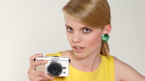 Kup Olympusa E-P1, a lampę błyskową dostaniesz gratis 1