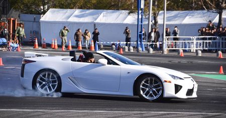 LF-A Roadster w 2014 i mały crossover do końca tego roku - co szykuje Lexus?