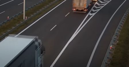 Zderzenie trzech ciężarówek na S19. Jest nagranie