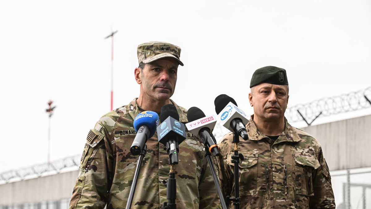 Gen. Christopher Donahue i gen. Wojciech Marchwica